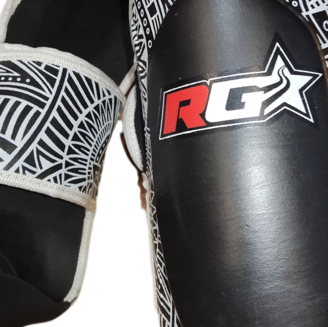 Tibiales Hard Kick RG Maorí  Piel Top grade - Redglove 